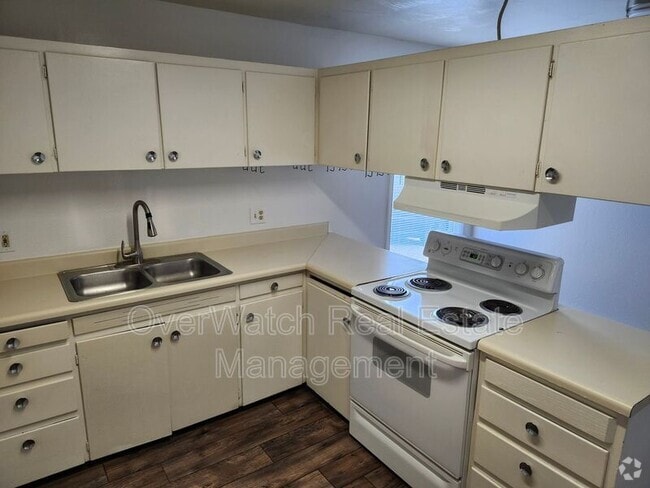 Building Photo - 3925 E 9th Ave Unit 1 Rental