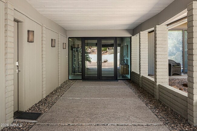 Photo - 4744 N 56th St