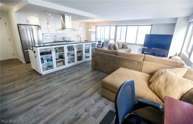 Photo - 12520 Edgewater Dr Unit 306