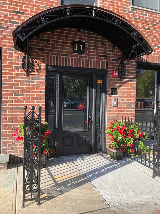 Main Entrance - 11 Mill Rd Unit 4 PH Rental
