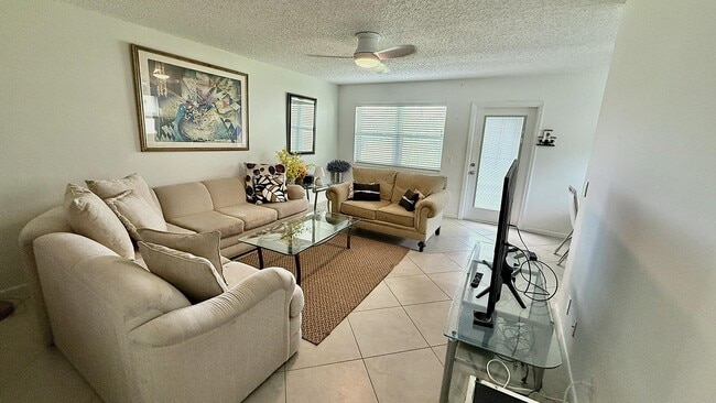 Photo - 316 Markham Crescent