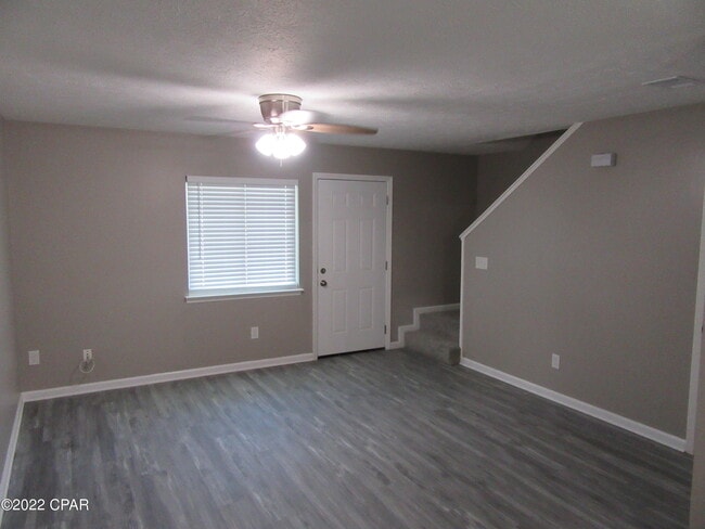 Photo - 2912 Sequoia Ave