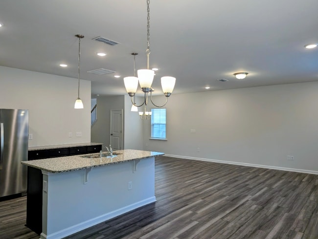 Photo - 684 Ben Ledi Ct