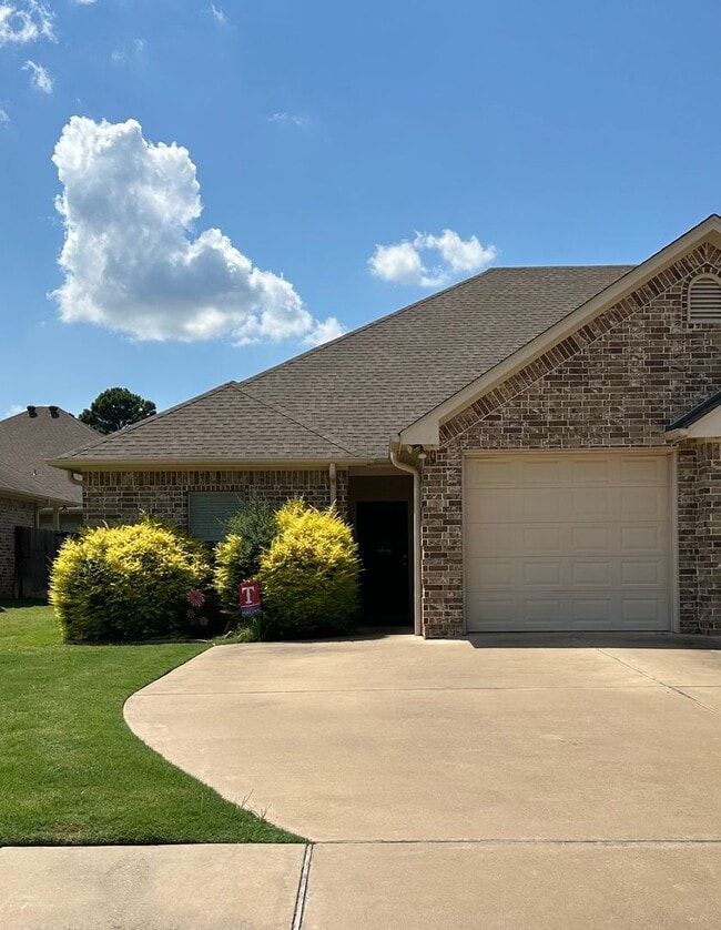 Building Photo - 4045 Mobley Cir