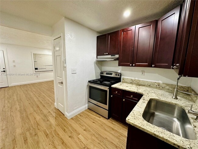 Photo - 813 W Jefferson St Unit 3