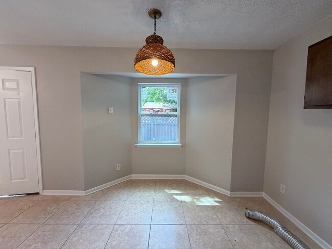 Photo - 2 Bedroom 1 Bath in Milton Available for Rent!