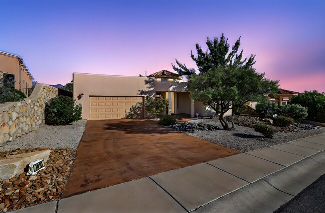 Building Photo - Beautiful Home in Sonoma Ranch with Amazin...