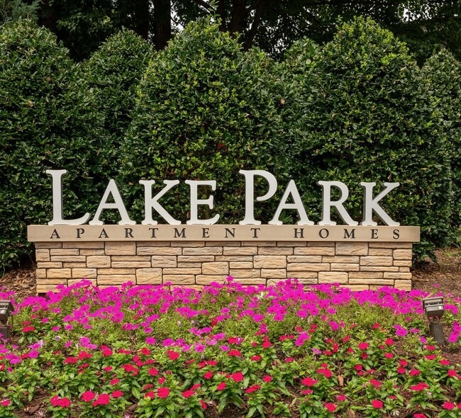 Photo - Lake Park Apartments