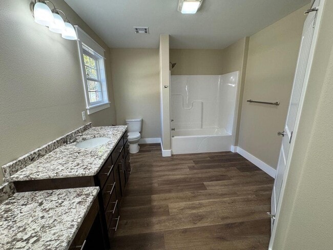 Photo - 2516 S Schifferdecker Ave