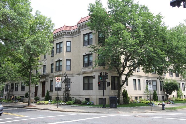 Building Photo - 283 St Paul St