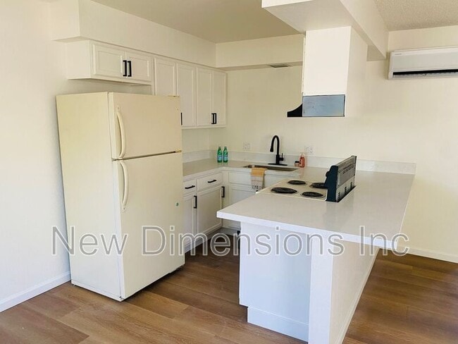 Photo - 207 N Broadway St