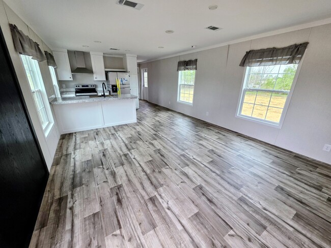 Photo - 401 Coogan Williams Rd