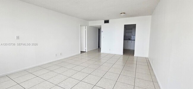 Photo - 2025 NE 164th St Unit 306