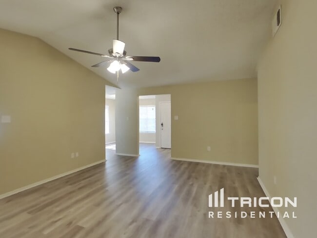 Photo - 1015 Cedar Run Dr