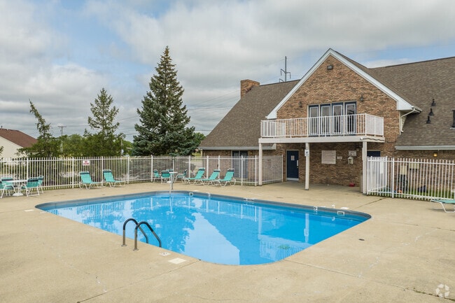 Building Photo - Island Club Rental