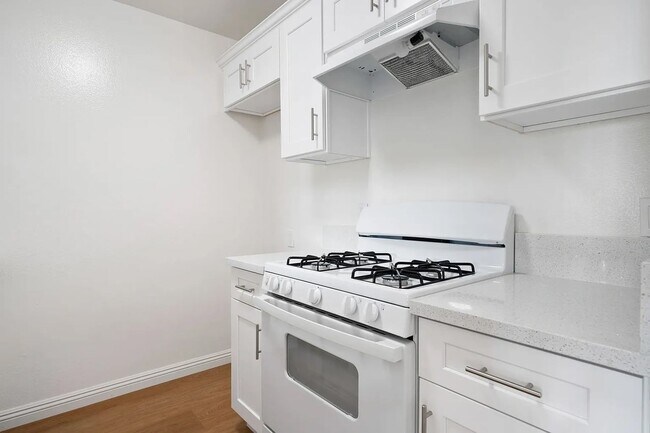 Photo - Azusa Gardens Apartments