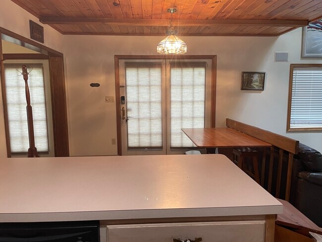 Photo - 255 Mountain View Dr