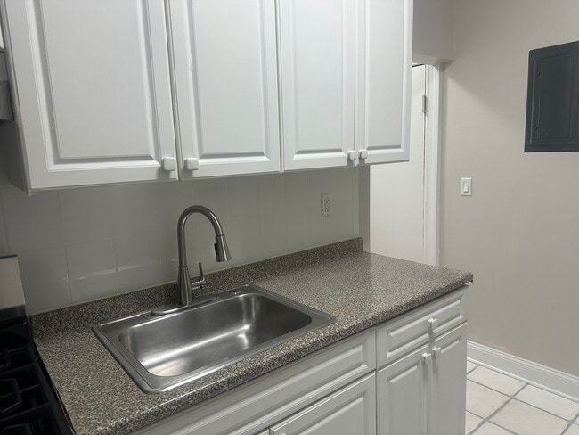 Photo - 328 61st St Unidad B2