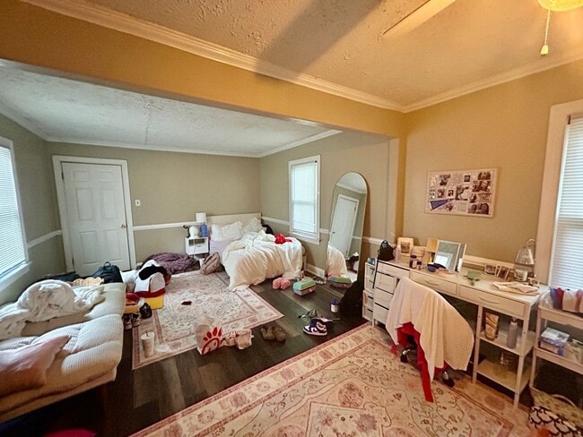 647 Golfview Dr