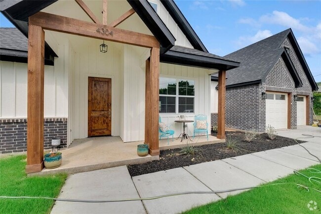 Building Photo - 4304 N Chisholm Trail Rental
