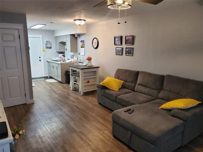 Photo - 722 S Oak Hill St