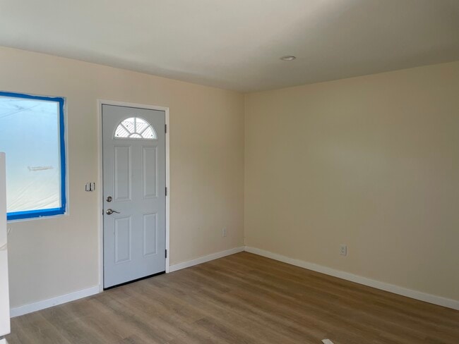 Photo - 2206 Spring St