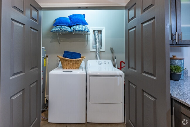 2BR, 2BA - 970SF - Laundry Room