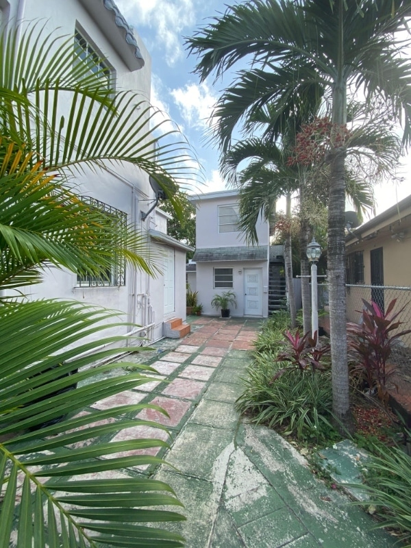 Photo - 1664 SW 9th St