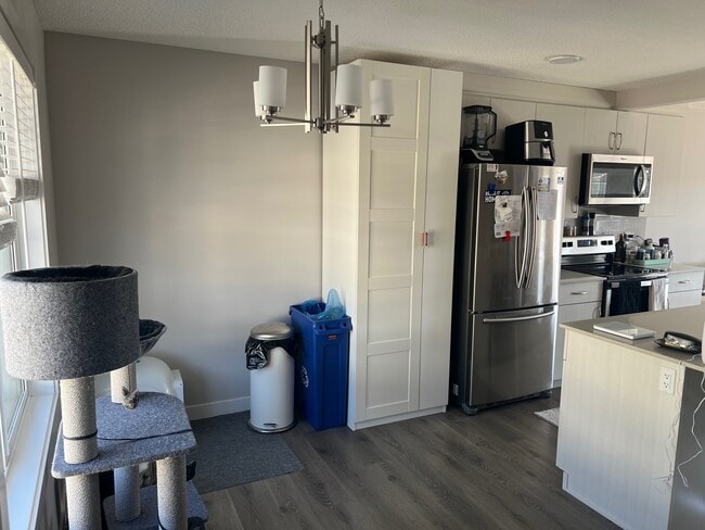 Photo - 846 Daniels Way SW