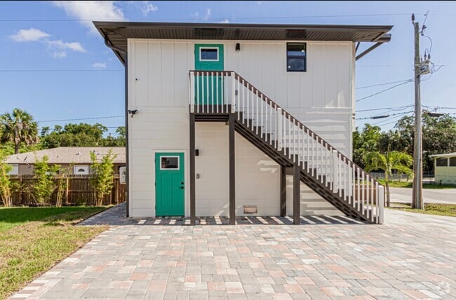 Building Photo - 3389 Seagrape Ave Rental