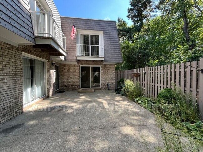 Building Photo - 19 Caddy Rock Rd Unit B Rental