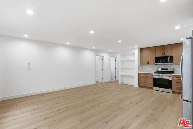 Photo - 3431 Edgehill Dr