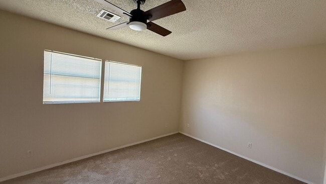 Photo - 2 BEDROOMS 1.5 BATHROOMS  TOWNHOUSE AVAILABLE FOR RENT !!!