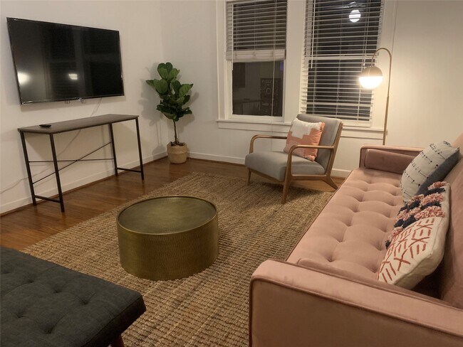 Photo - 429 Hawthorne St Unit 1