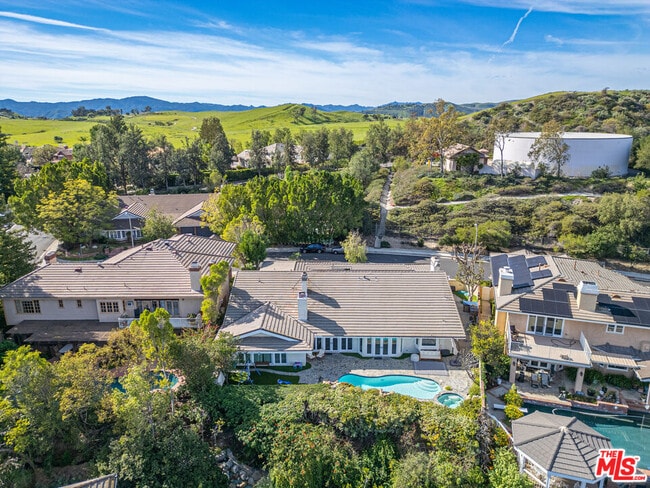 Building Photo - 6024 Paseo La Vista