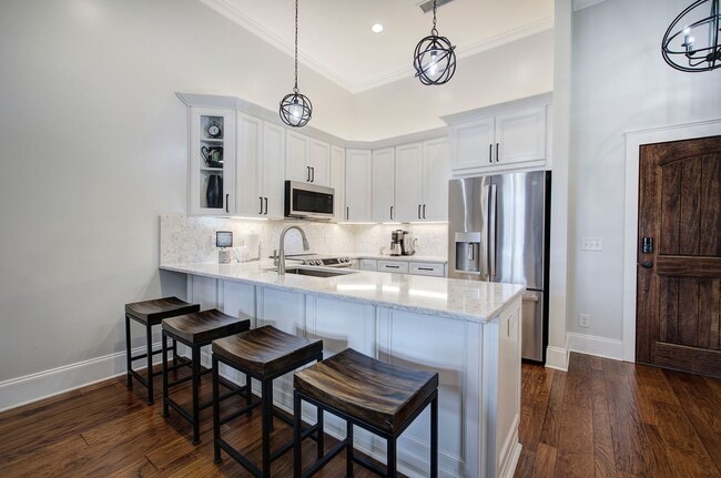 Photo - Beautifully Furnished 2/2 Apartment on Broad St- $2,995