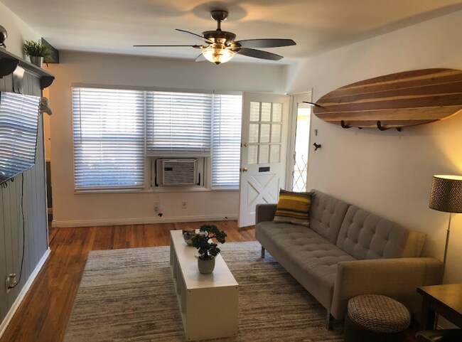 Building Photo - 12429 Chandler Blvd Rental
