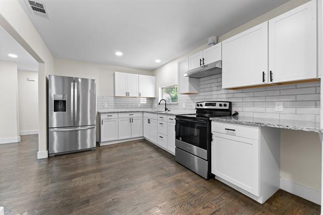 Building Photo - 3806 Castle Hills Dr