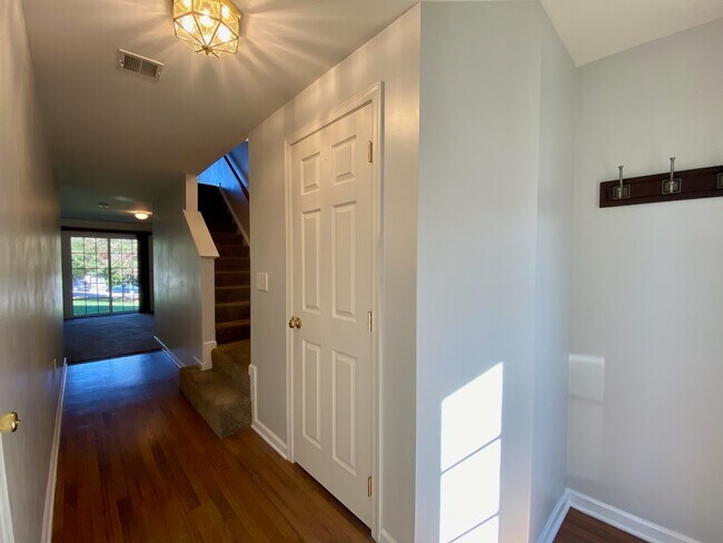 Photo - 2703 Equestrian Dr