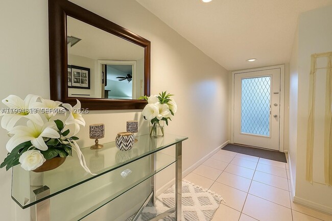 Building Photo - 12500 SW 5th Ct Unit 112M