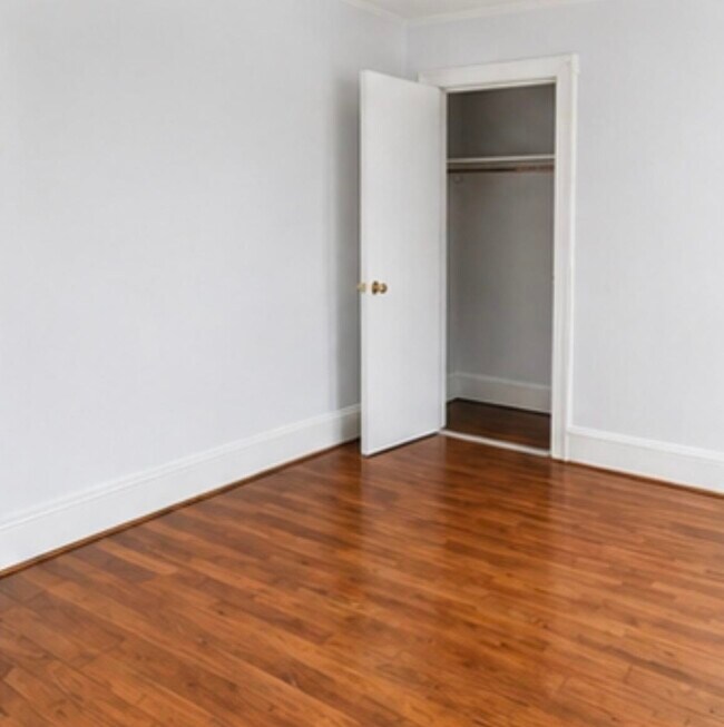 Photo - 142 W 27th St Unit 1