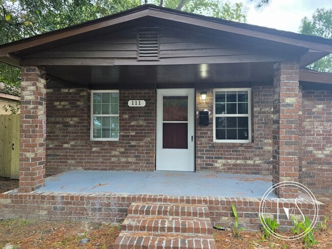 Photo - RATE DROP ALERT (was $1950/month)!