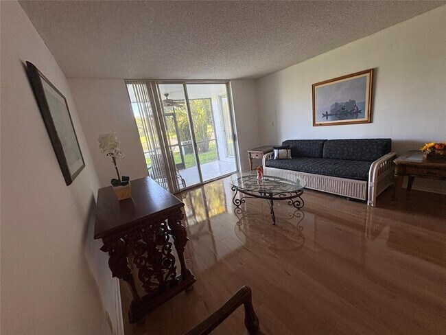 Photo - 3750 Inverrary Dr Unit 1W