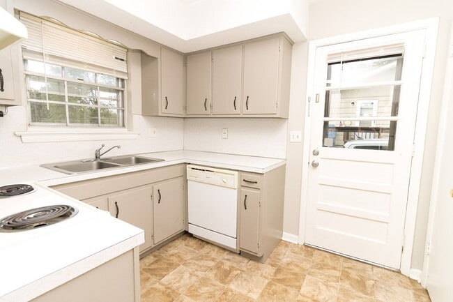 5120 Old Trail