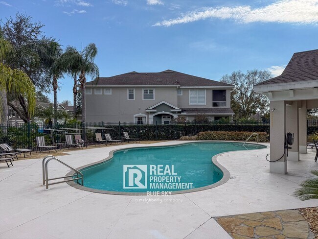 Photo - 2047 Park Crescent Dr