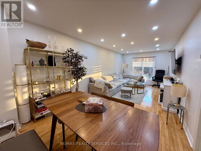 Photo - 15 Inverhuron Trail