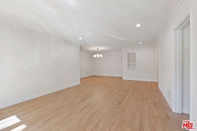 Building Photo - 1252 N Crescent Heights Blvd Unit 3