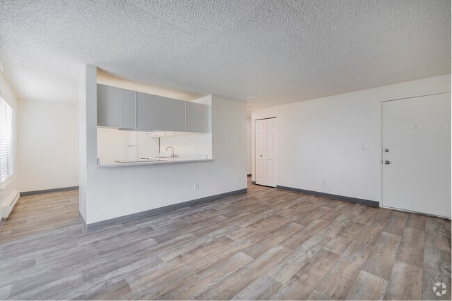 2BR, 1BR - 750SF - Livingroom