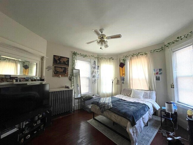 Photo - 158 River St Unit 1