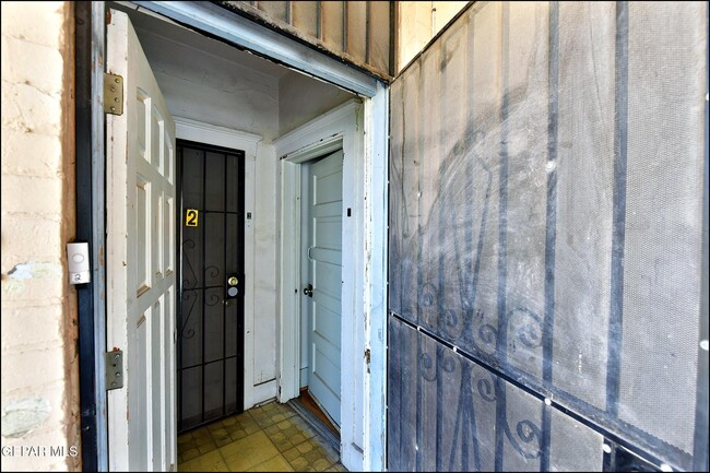 Photo - 2526 Yandell Dr Unit 1